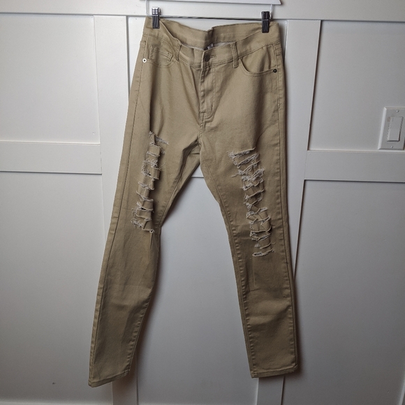 Classic skinny jeans. - Picture 1 of 7